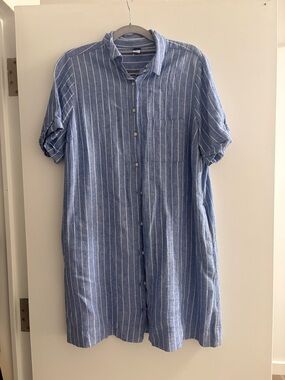 Light Blue Striped Short-Sleeve Button-Up Shirt Dress